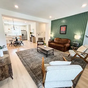  Holiday home Closetobroadwayairportoprymillsgameroom14